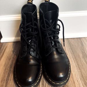 Dr. Martens - 1460 Women’s Leather Size 6